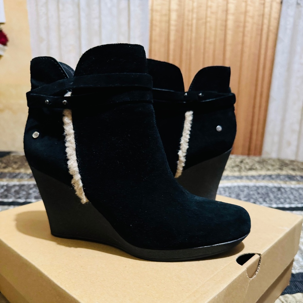 UGG ALEXANDRA Suede Wedge Ankle Boots Black Color Size 6.5 $220 - Picture 1 of 7